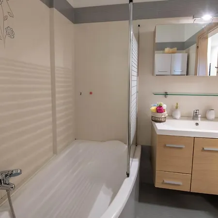 Helen Luxury House With Sea View Apartmán